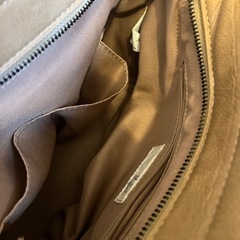 ハンドバッグ、靴の画像