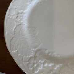 ウェッジウッド　大皿　Wedgwood strawberry and vine
の画像