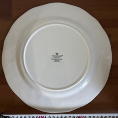 ウェッジウッド　大皿　Wedgwood strawberry and vine
の画像