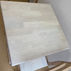 2人用ダイニングテーブルセットの画像