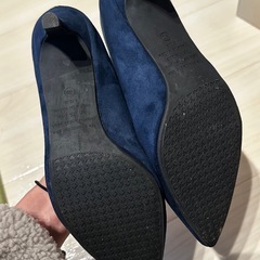 ロイヤルブルー　パンプス　ヒールの画像