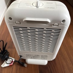 アイリスオーヤマ セラミックファンヒーター 2023年製
の画像