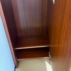 事務用木製クローゼットの画像