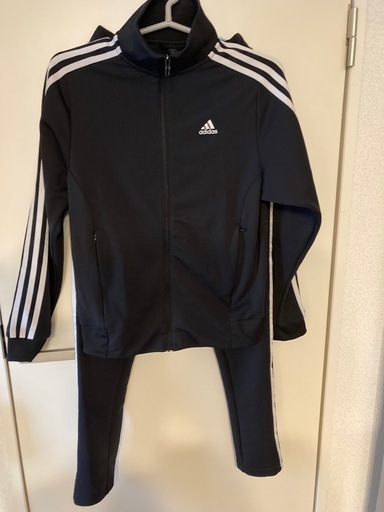 adidas   ジャージ　上下セット　XS  150〜160