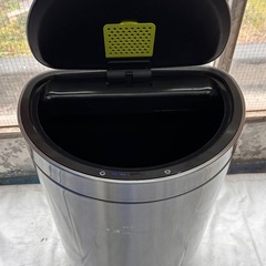 センサー式✨自動開閉ゴミ箱／ステンレス製・大容量タイプの画像
