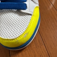 HEELY'S スニーカー ホワイト/イエロー/ブルー　22cmの画像