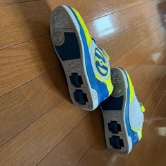 HEELY'S スニーカー ホワイト/イエロー/ブルー　22cmの画像