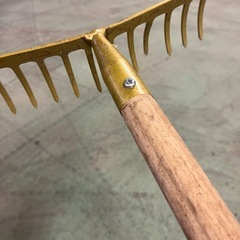 農機具やモップなどの画像