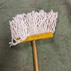 農機具やモップなどの画像