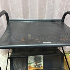 イスとテレビ台の画像