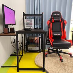 ゲーミングチェア・パソコンデスク・サイドデスク3点セットの画像