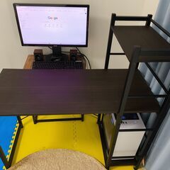 ゲーミングチェア・パソコンデスク・サイドデスク3点セットの画像