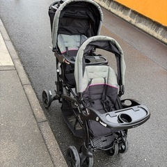 2人乗りベビーカー　タイヤ以外は美品の画像