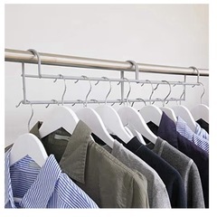 【お譲り先決定】2段衣類ハンガー　の画像