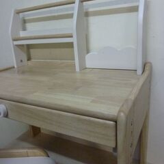 24-2未使用/新品　訳あり特価　キッズデスク チェアセット 上棚付き 高さ調整 タブレットスタンド デスク チェア セット キッズチェア テーブル キッズテーブル キッズデスクセット 木製 子供 幼児 机 子供机 学習机 お絵描き 　アウトレッ2の画像