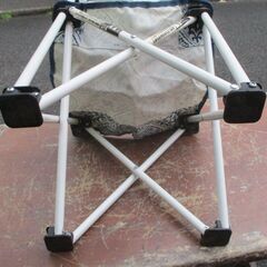 ☆持ち運びに便利な折りたたみチェア アウトドアチェア ラウンジチェア◆車な等に乗せておいて置くと便利の画像