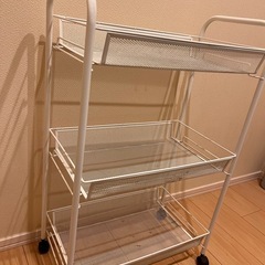IKEA キャスター付きラックの画像
