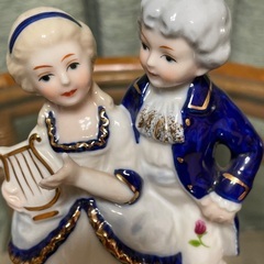 オルゴール　陶器人形の画像