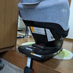 アップリカ  チャイルドシート ISOFIX 回転式 新生児からの画像