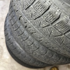 ダイハツ純正アルミBSスタッドレスタイヤの画像