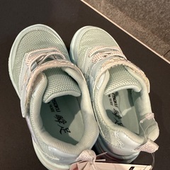 瞬足　新品スニーカー16cmの画像