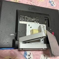 画面が割れたテレビです。の画像