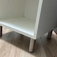 IKEA EKET 
ベッドサイドテーブルの画像