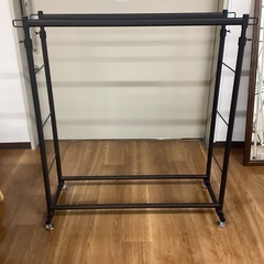 ハンガーラック黒【町田市再生家具】1224 Aの画像