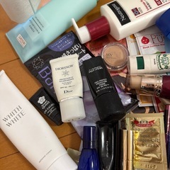 Dior MAC等中古化粧品,顔パック,ロクシタン化粧水等の画像