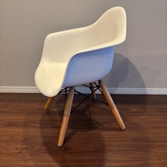 イームズ 風キッズ/ベビーチェアの画像