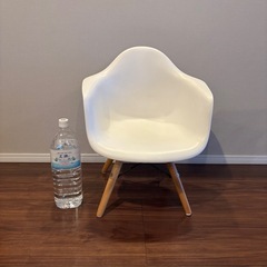 イームズ 風キッズ/ベビーチェアの画像
