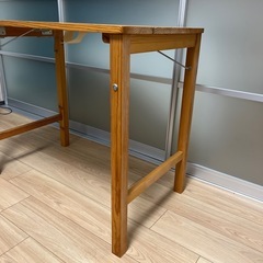 無印良品のパイン材折りたたみ式テーブルの画像