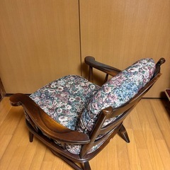 飛騨産業のアンティークソファーの画像