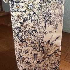 Dior ショップ袋 花柄 大きめの画像