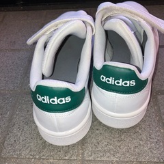 アディダス　シューズの画像