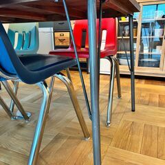 マンゴー総無垢＆無骨なスチール脚のダイニングテーブルの画像