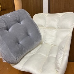 【1/31-2/3引取限定】デスクチェア（昇降・移動可能）＋クッション付！京王堀之内駅付近の画像