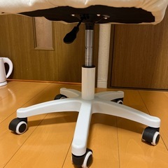 【1/31-2/3引取限定】デスクチェア（昇降・移動可能）＋クッション付！京王堀之内駅付近の画像