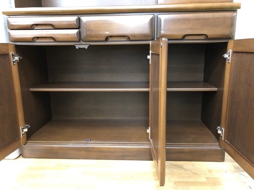 ドリーム川西店御来店限定】☆ジモティー見たよ♪割引☆ 3枚扉食器棚