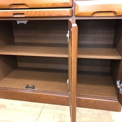 【ドリーム川西店御来店限定】☆ジモティー見たよ♪割引☆  3枚扉食器棚  クリーニング済み 【2125560000042852】の画像
