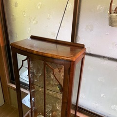 イギリス製アンティーク棚の画像