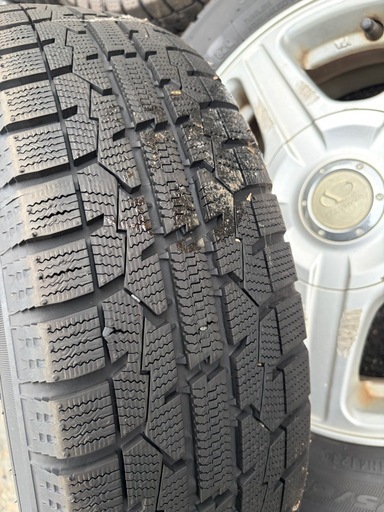 値下げしました　175/65R14　スタッドレスタイヤ　ホイールセット