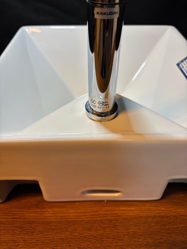 壁掛け角形手洗器