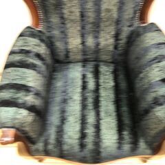 クラシック アームチェア 彫刻木枠 鋲打ち 1人掛け ソファ 応接椅子 ヴィンテージ調 高級家具風　【糸島市内 送料無料】251224-1の画像