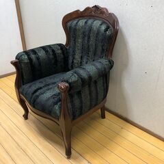クラシック アームチェア 彫刻木枠 鋲打ち 1人掛け ソファ 応接椅子 ヴィンテージ調 高級家具風　【糸島市内 送料無料】251224-1の画像