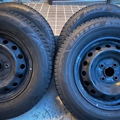 スタッドレスタイヤの画像