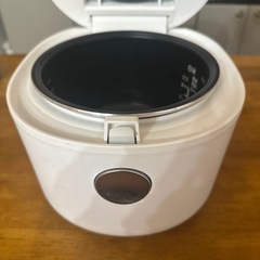 ヤマダセレクト　マイコンジャー炊飯器3合炊きの画像