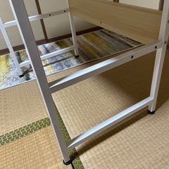 ノートパソコン用デスクの画像