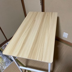 ノートパソコン用デスクの画像