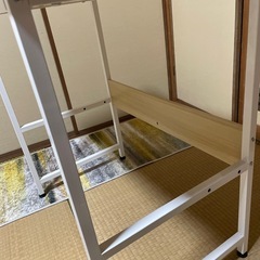 ノートパソコン用デスクの画像